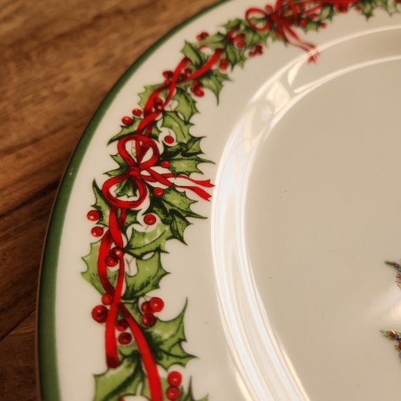 Christmas Traditions Tree Plate with Holly Border - Picture 9 of 10